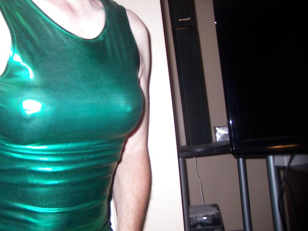 7P New more of green satin dress