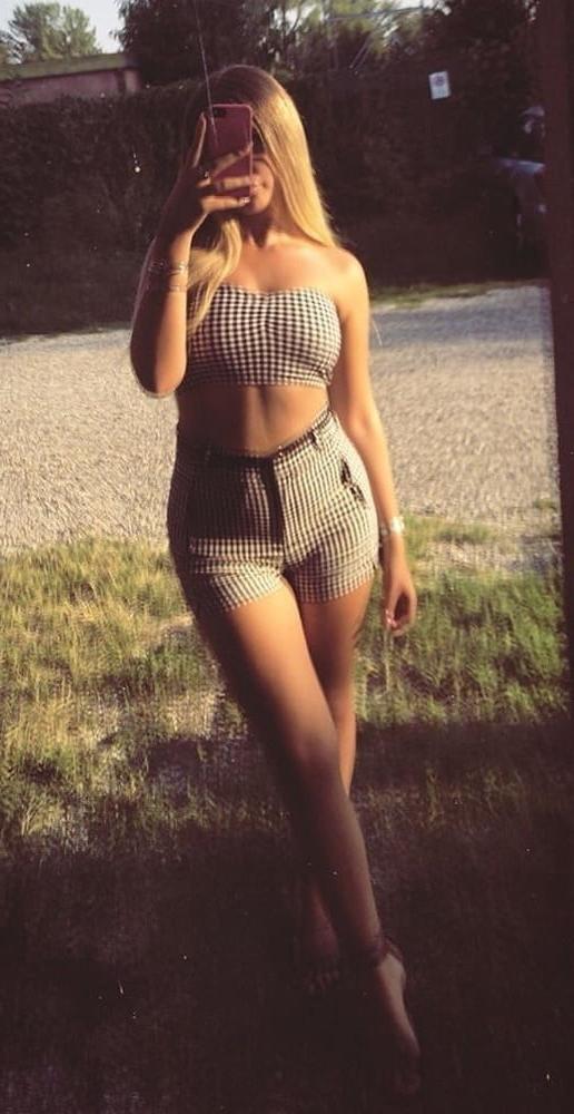 25P Non-Nude Busty Babes 29