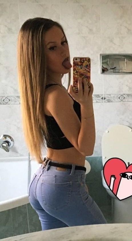 25P Non-Nude Busty Babes 29