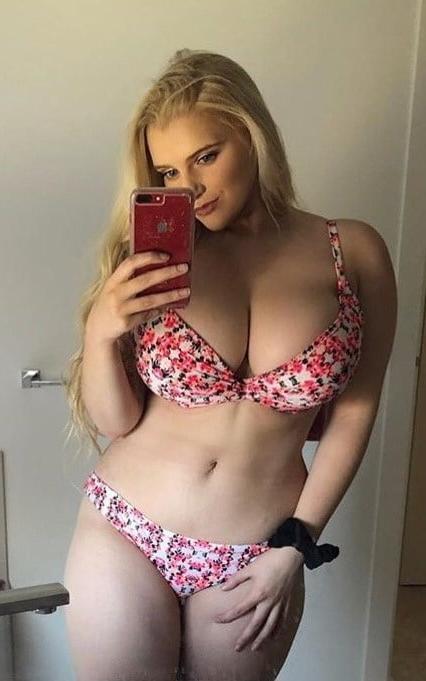 25P Non-Nude Busty Babes 31
