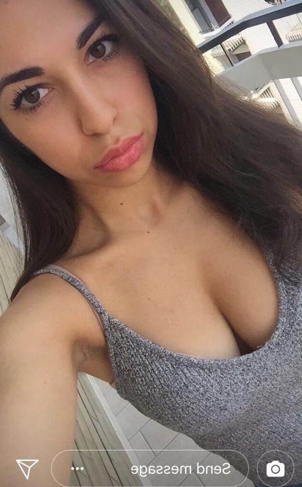 25P Non-Nude Busty Babes 41