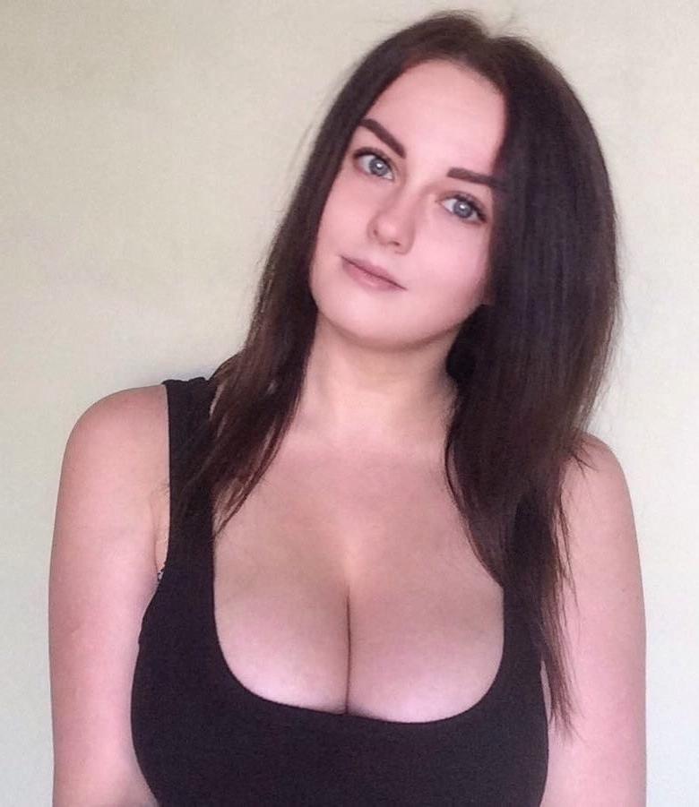 25P Non-Nude Busty Babes 24