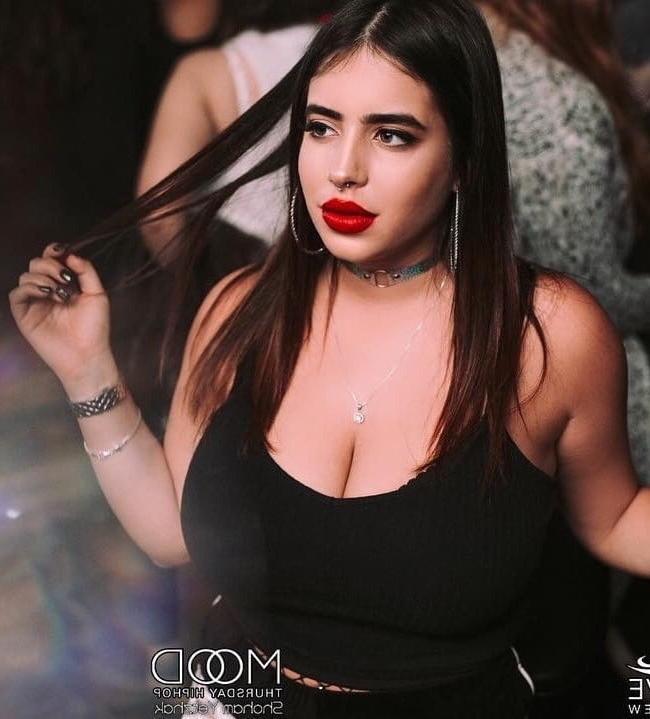 25P Non-Nude Busty Babes 37