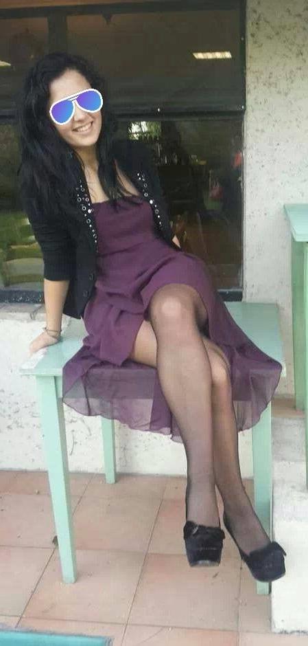 25P Voyeur Amateur and Pantyhose 6