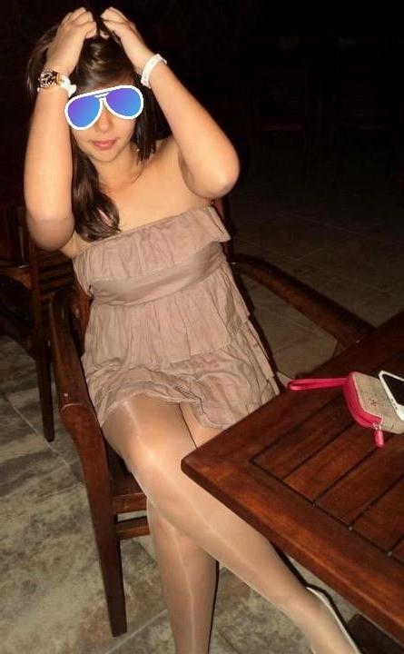 25P Voyeur Amateur and Pantyhose 6