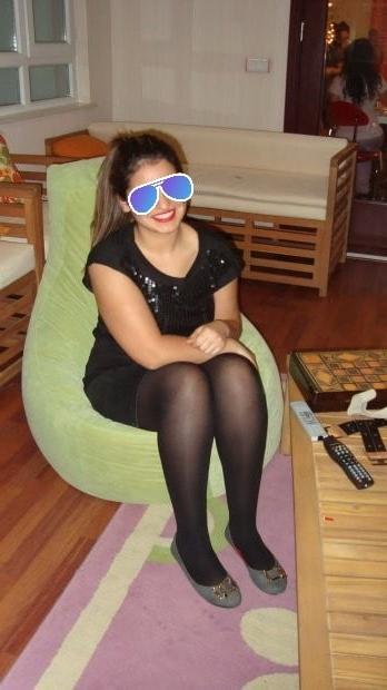 25P Voyeur Amateur and Pantyhose 6