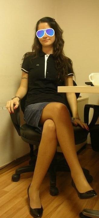 25P Voyeur Amateur and Pantyhose 6