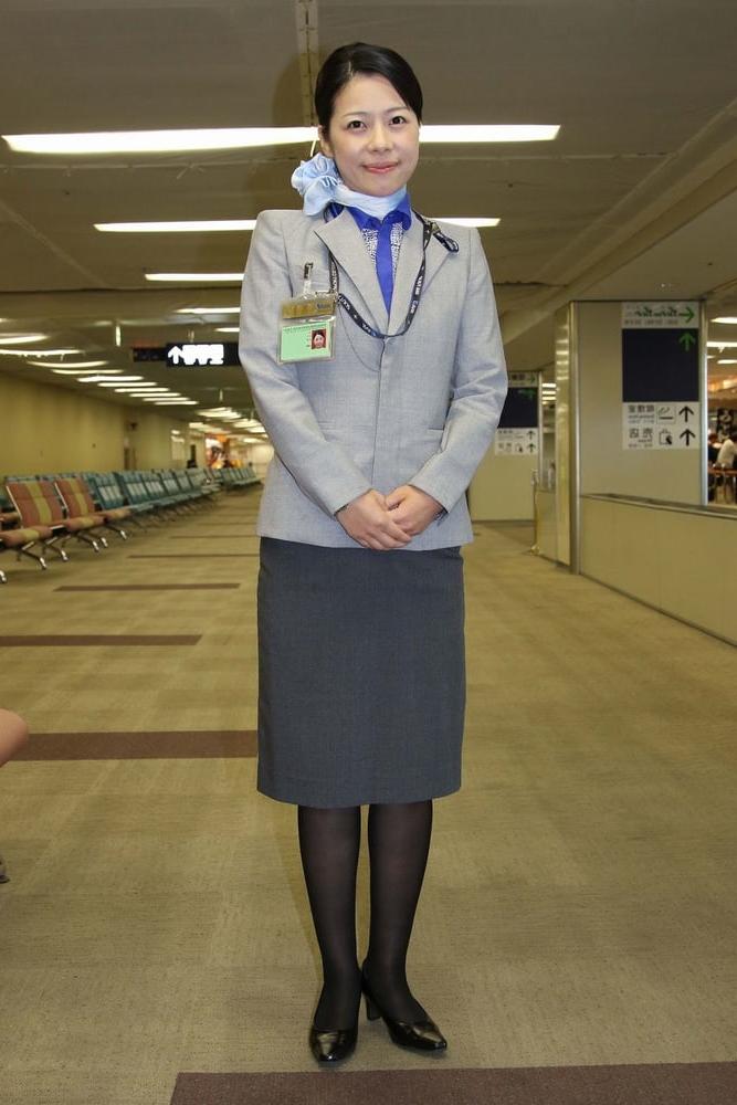 25P Asian Flight Attendants in Pantyhose Part 1