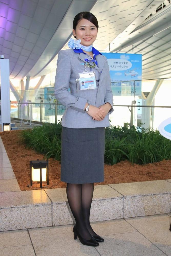 25P Asian Flight Attendants in Pantyhose Part 1
