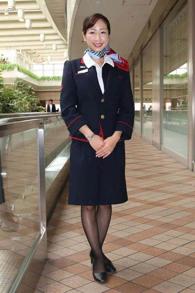 25P Asian Flight Attendants in Pantyhose Part 1