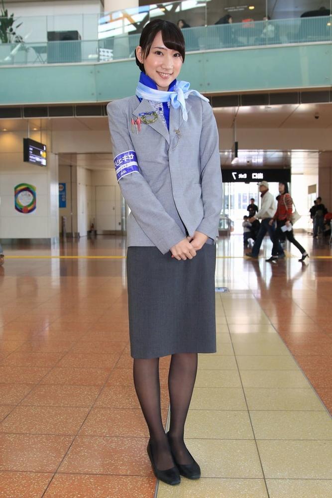 25P Asian Flight Attendants in Pantyhose Part 1