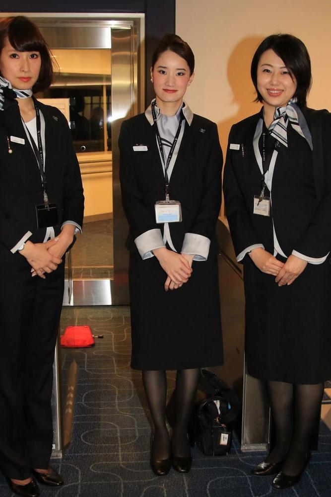 25P Asian Flight Attendants in Pantyhose Part 1