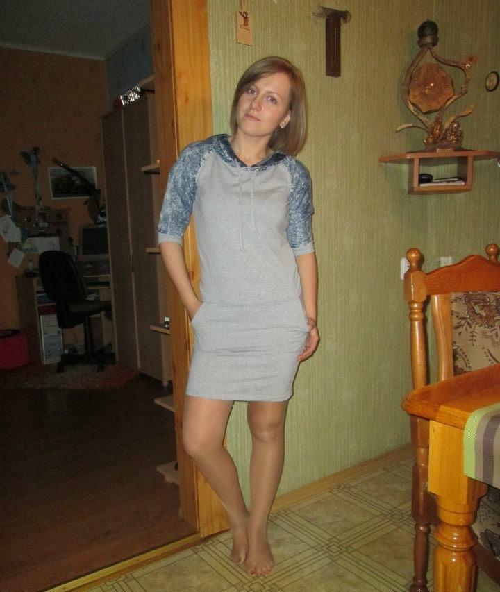 25P sexy females in tights pantyhose nylons 28