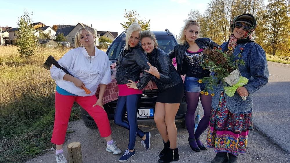 25P sexy females in tights pantyhose nylons 28