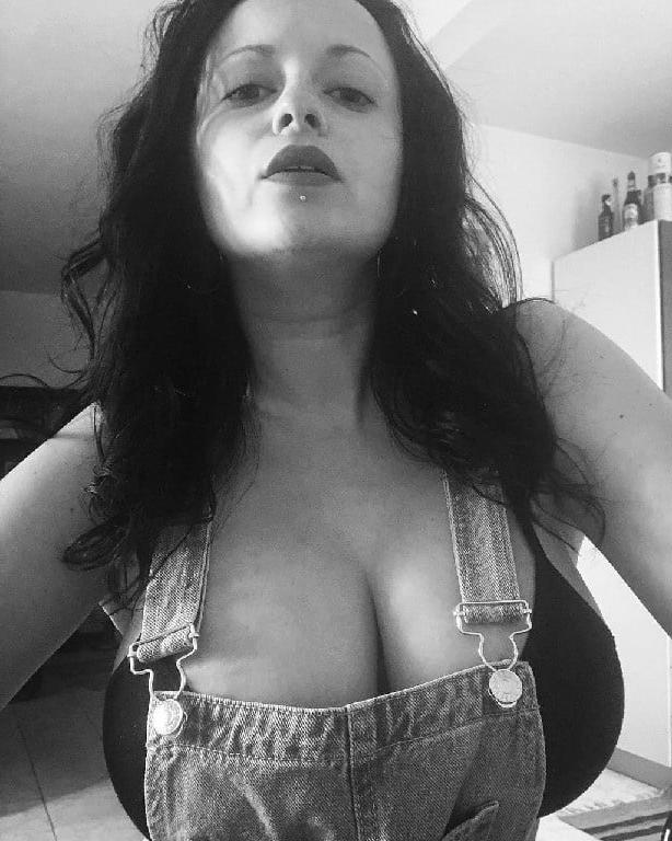 25P Non-Nude Busty Babes 22