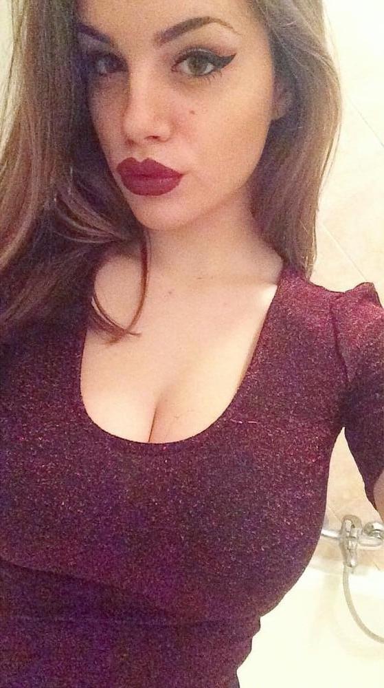 25P Non-Nude Busty Babes 26
