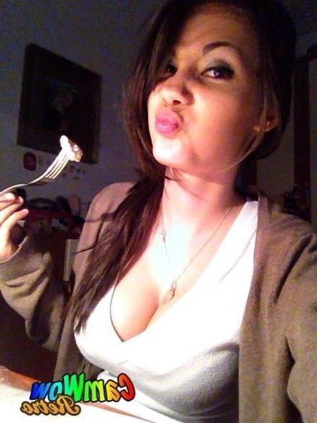 25P Non-Nude Busty Babes 26
