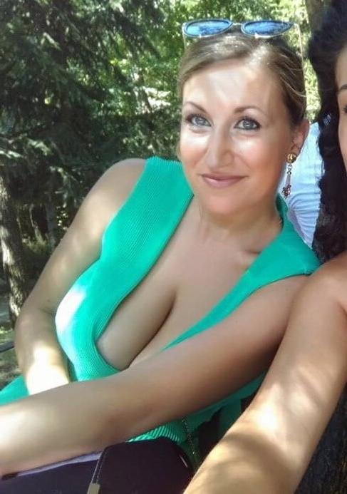 25P Non-Nude Busty Babes 30