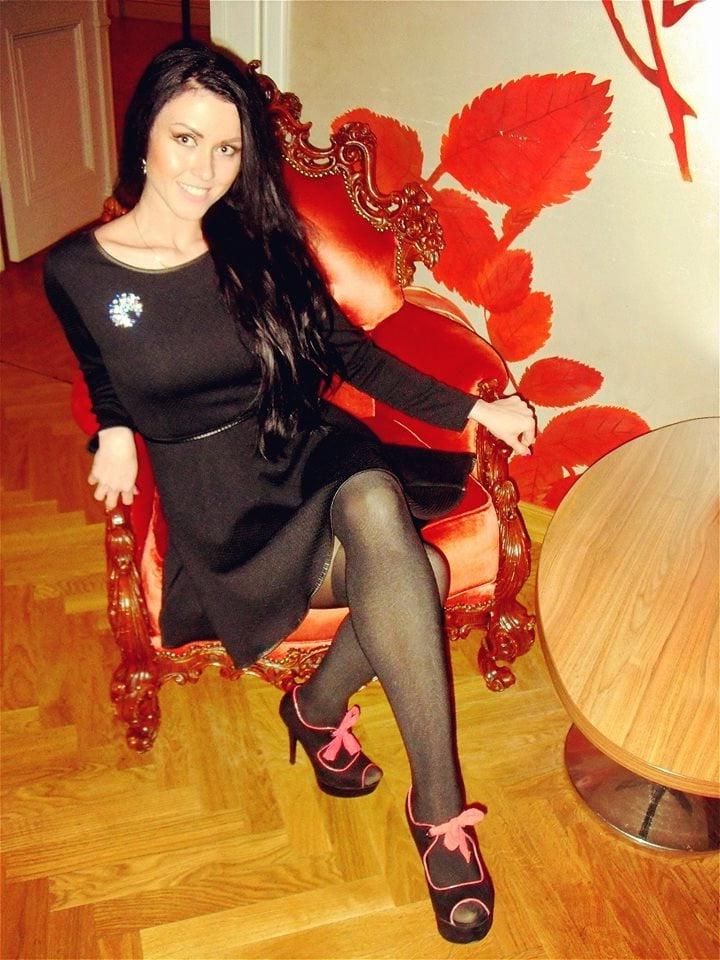 25P sexy females in tights pantyhose nylons 26