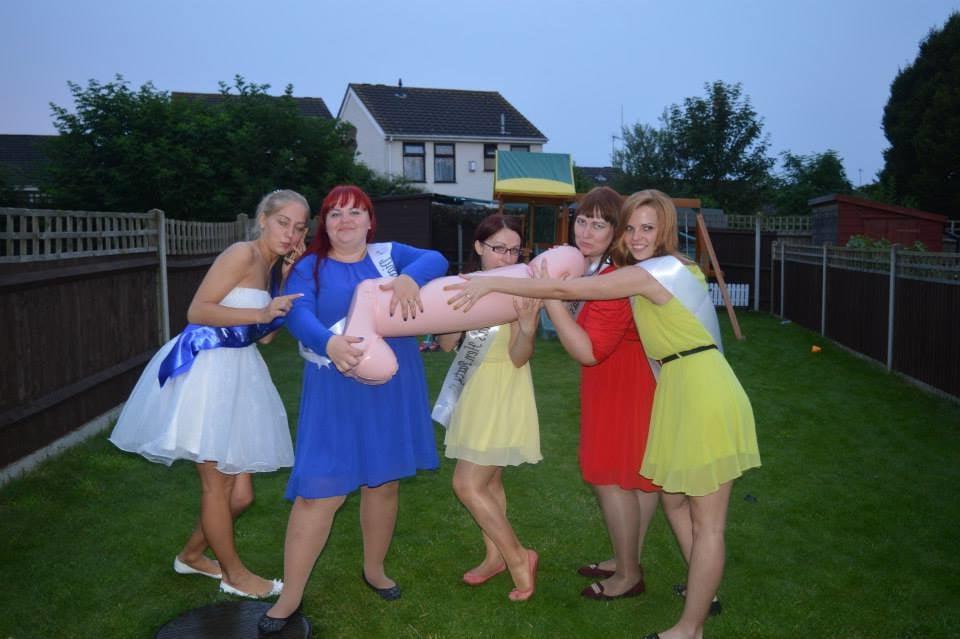 25P sexy females in tights pantyhose nylons 26