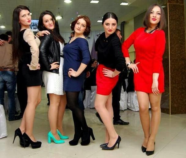 25P sexy females in tights pantyhose nylons 21