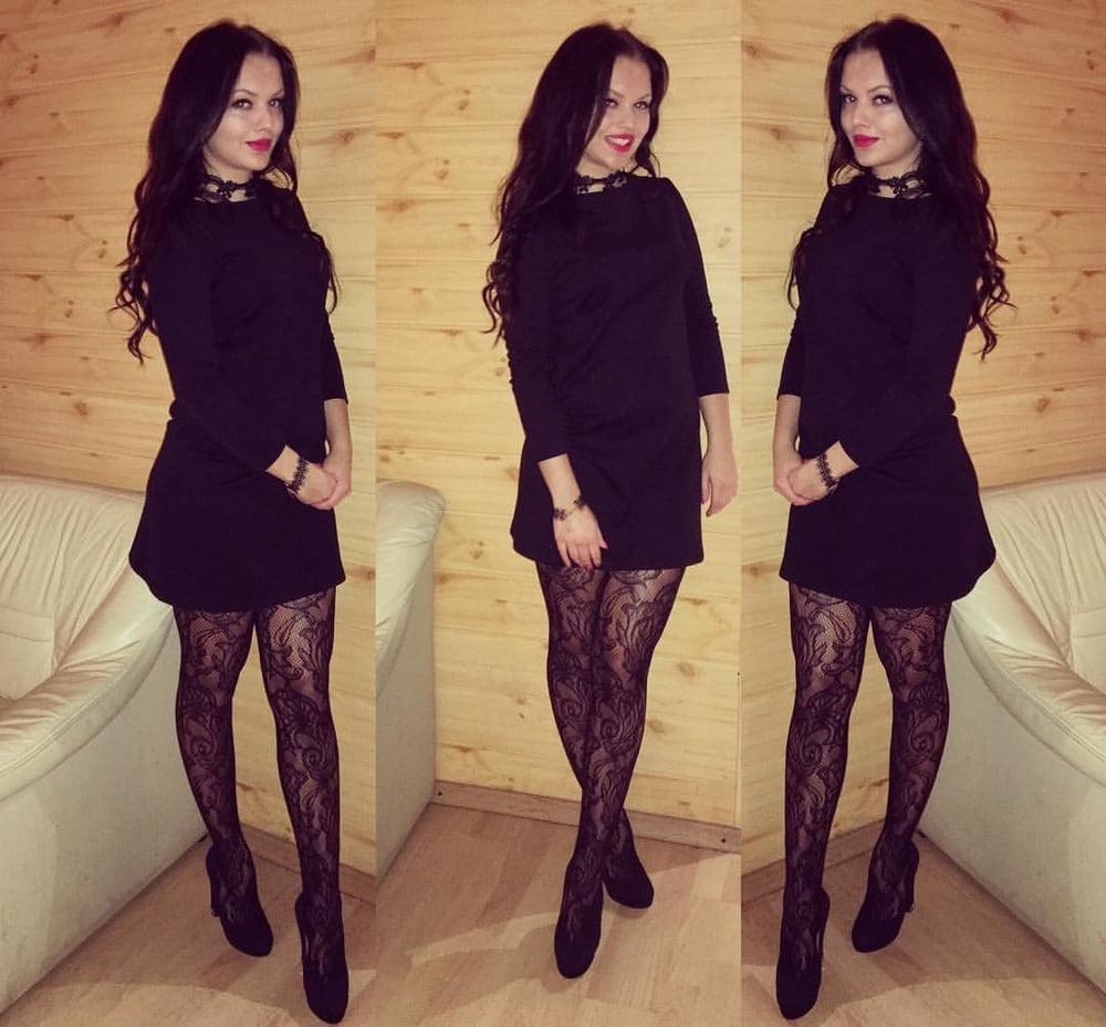 25P sexy females in tights pantyhose nylons 21