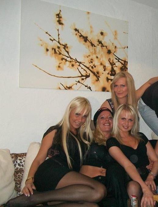 25P sexy females in tights pantyhose nylons 21