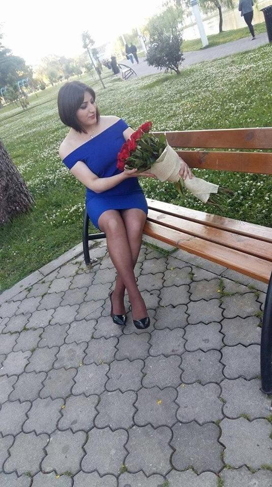 25P sexy females in tights pantyhose nylons 21