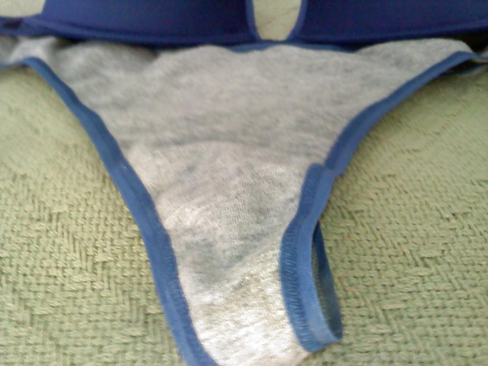 25P Got her dirty panties