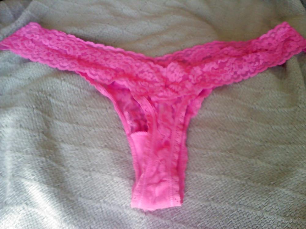 25P Got her dirty panties