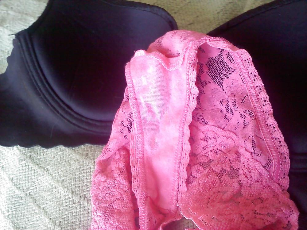 25P Got her dirty panties