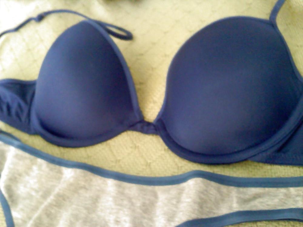 25P Got her dirty panties