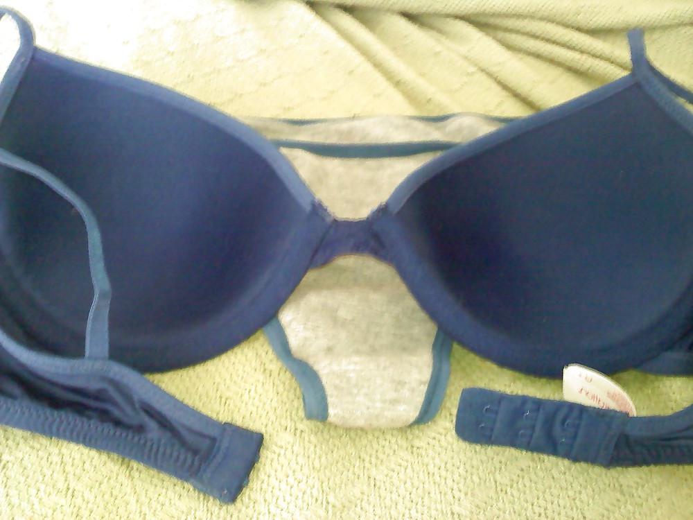 25P Got her dirty panties