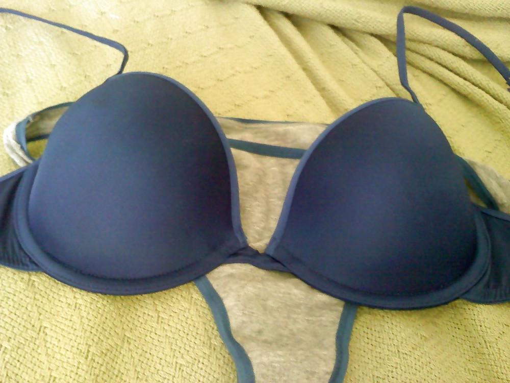 25P Got her dirty panties