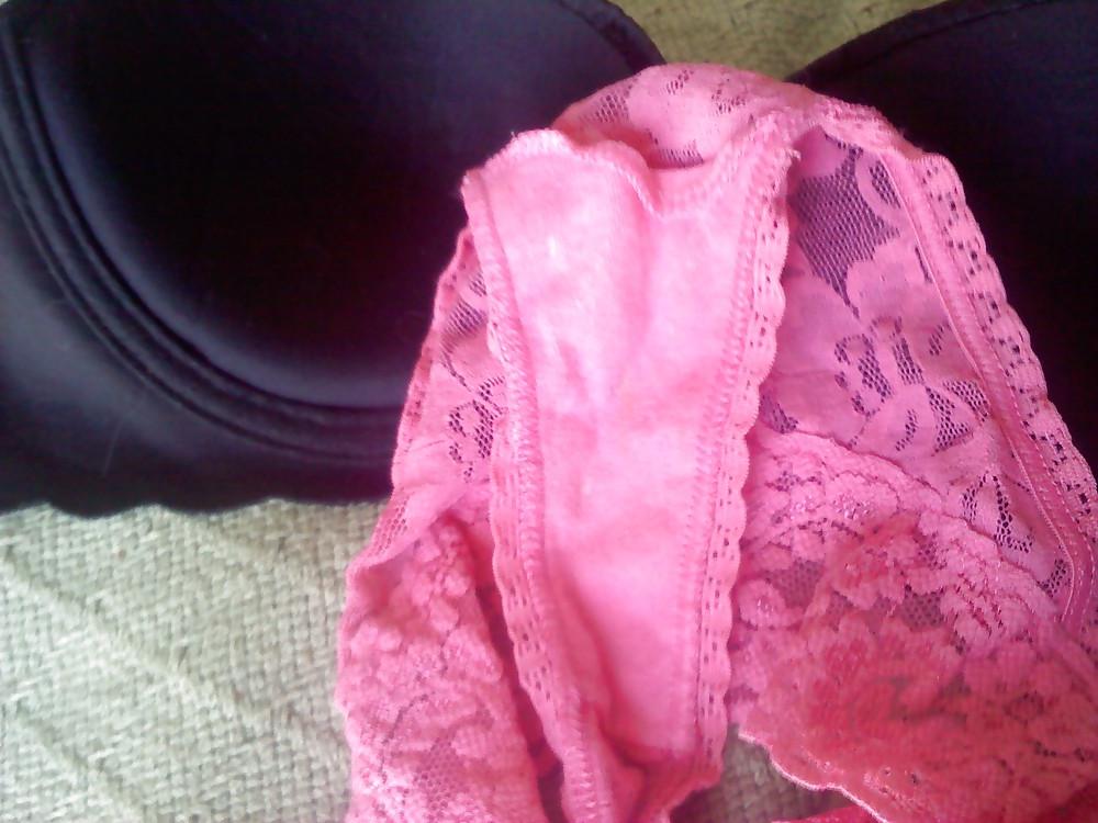 25P Got her dirty panties