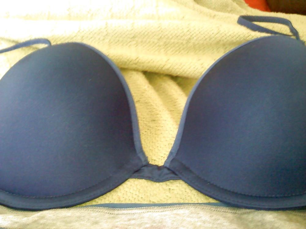 25P Got her dirty panties