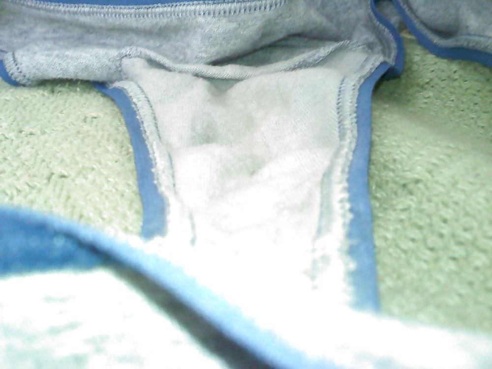 25P Got her dirty panties