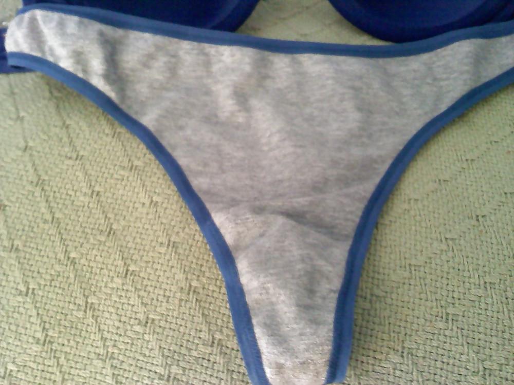 25P Got her dirty panties