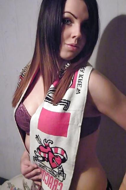 8P Girls - football fans 