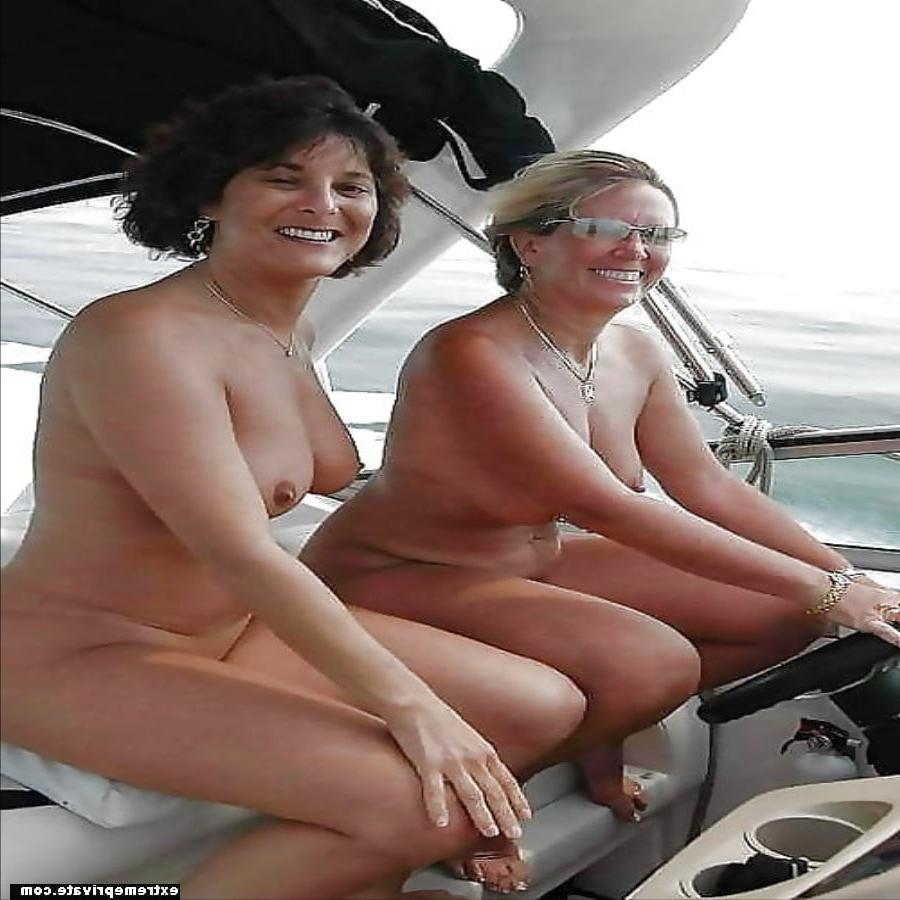 25P Swinger Boat Party #54