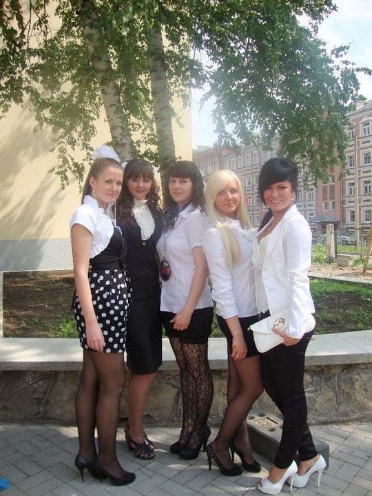 25P sexy females in tights pantyhose nylons 24
