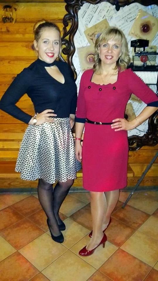 25P sexy females in tights pantyhose nylons 24