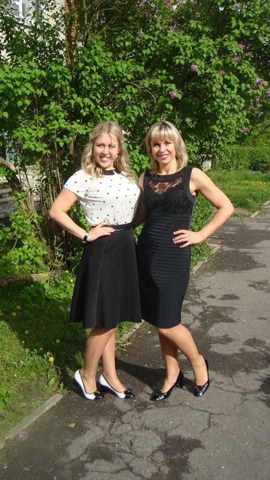 25P sexy females in tights pantyhose nylons 24