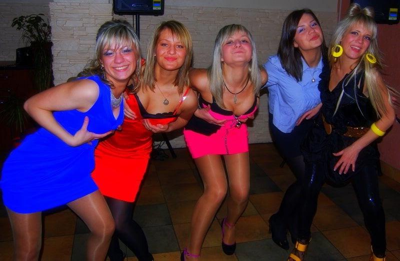 25P sexy females in tights pantyhose nylons 24