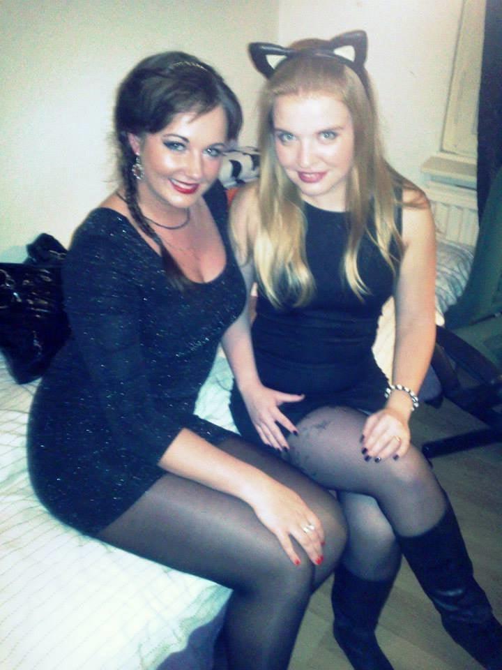 25P sexy females in tights pantyhose nylons 24