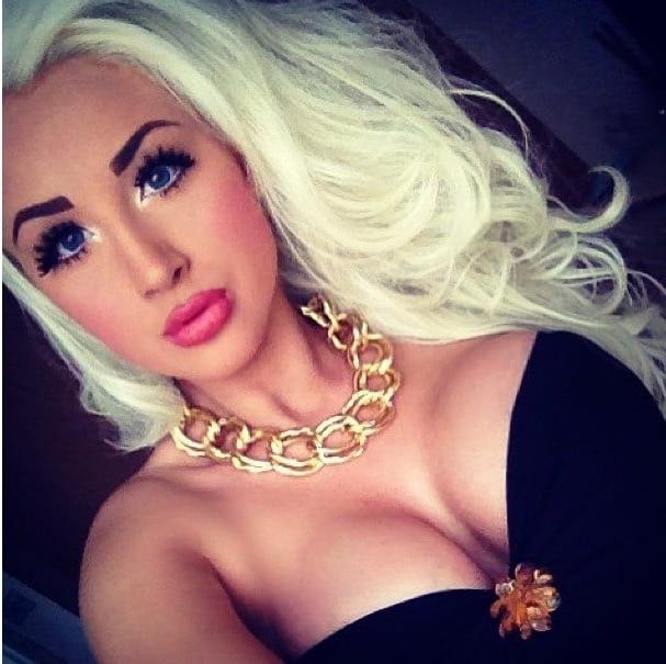 25P Non-Nude Busty Babes 9