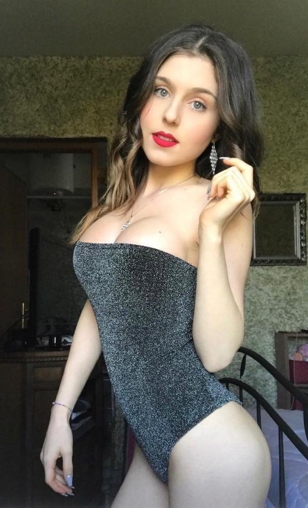 25P Non-Nude Busty Babes 12