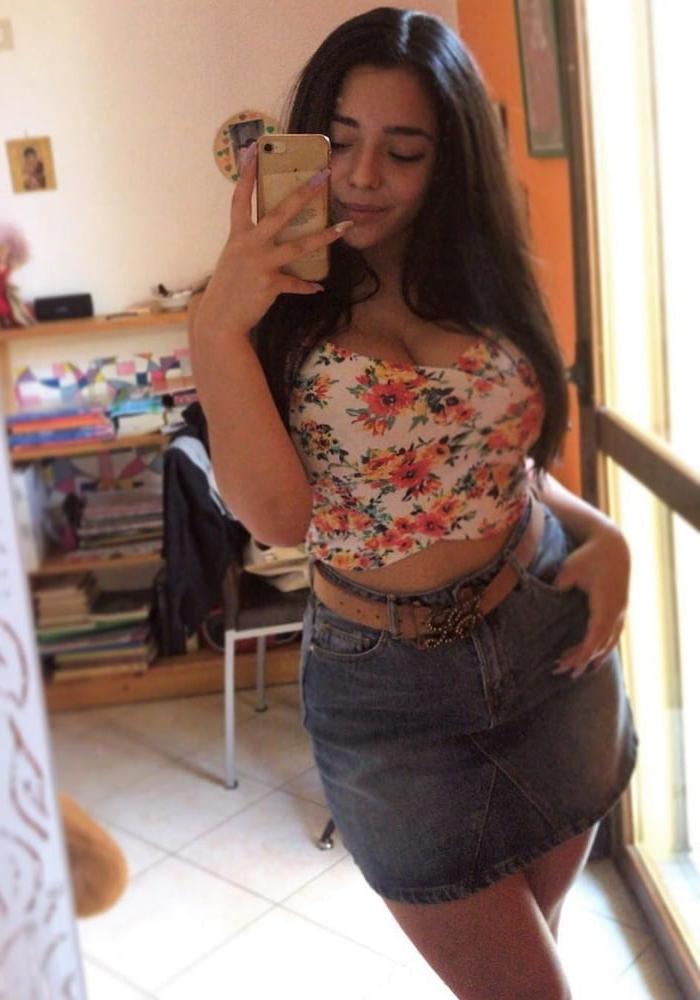 25P Non-Nude Busty Babes 14