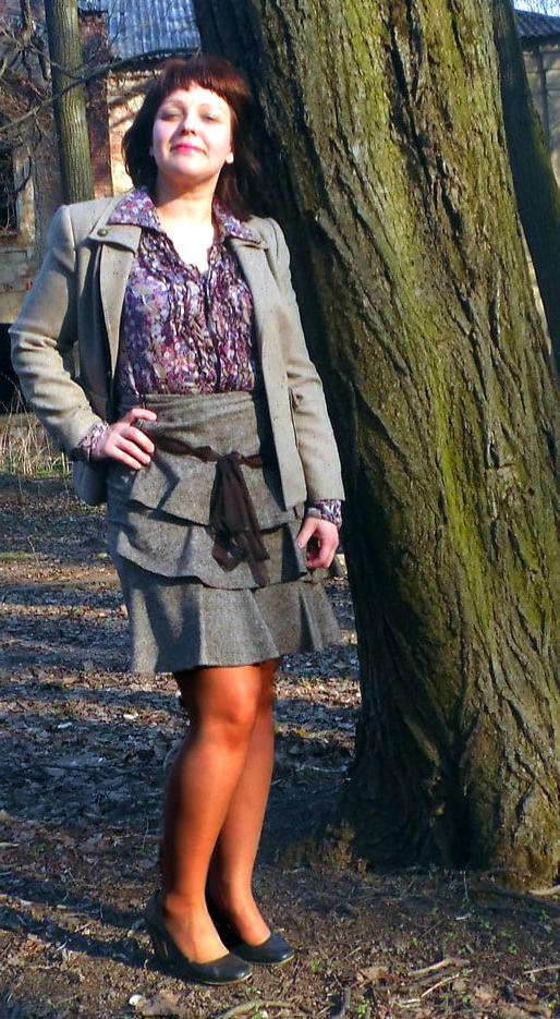 25P mature pantyhose 2