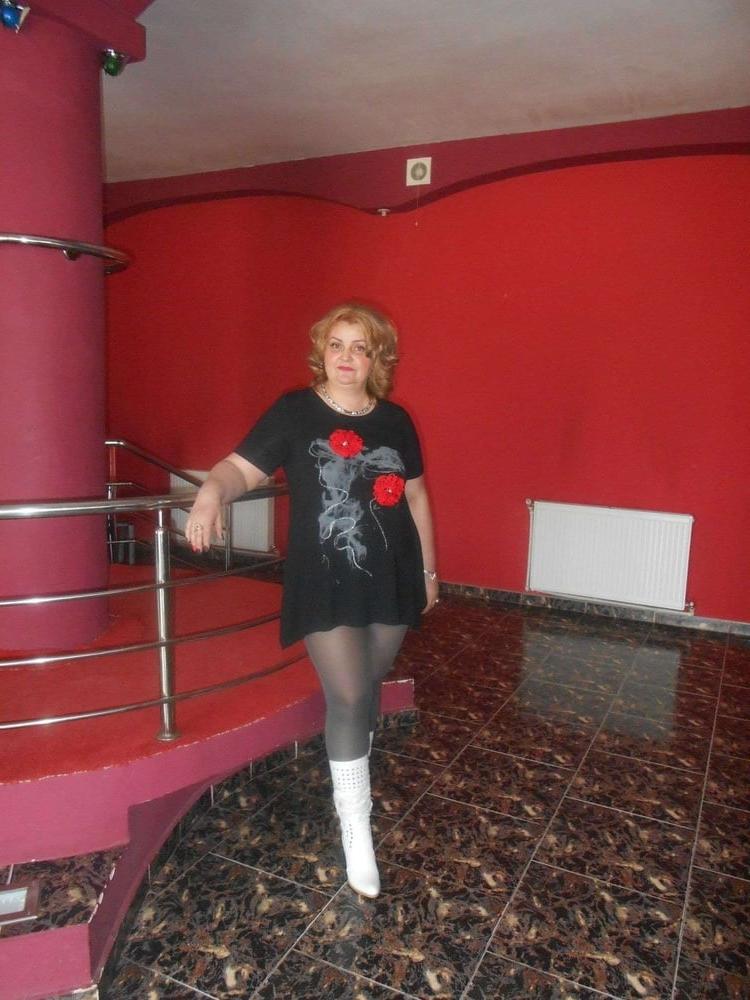 25P mature pantyhose 2